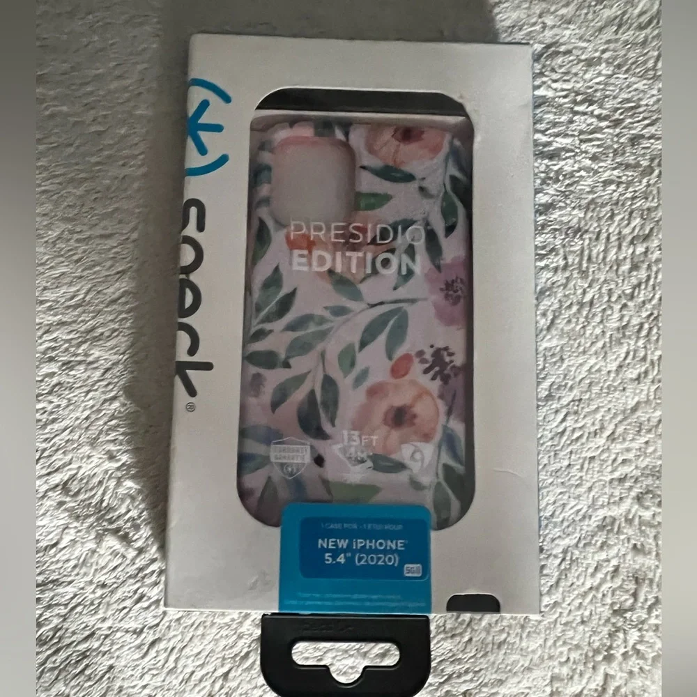 New iPhone 5.4 inch from 2020 case by speck